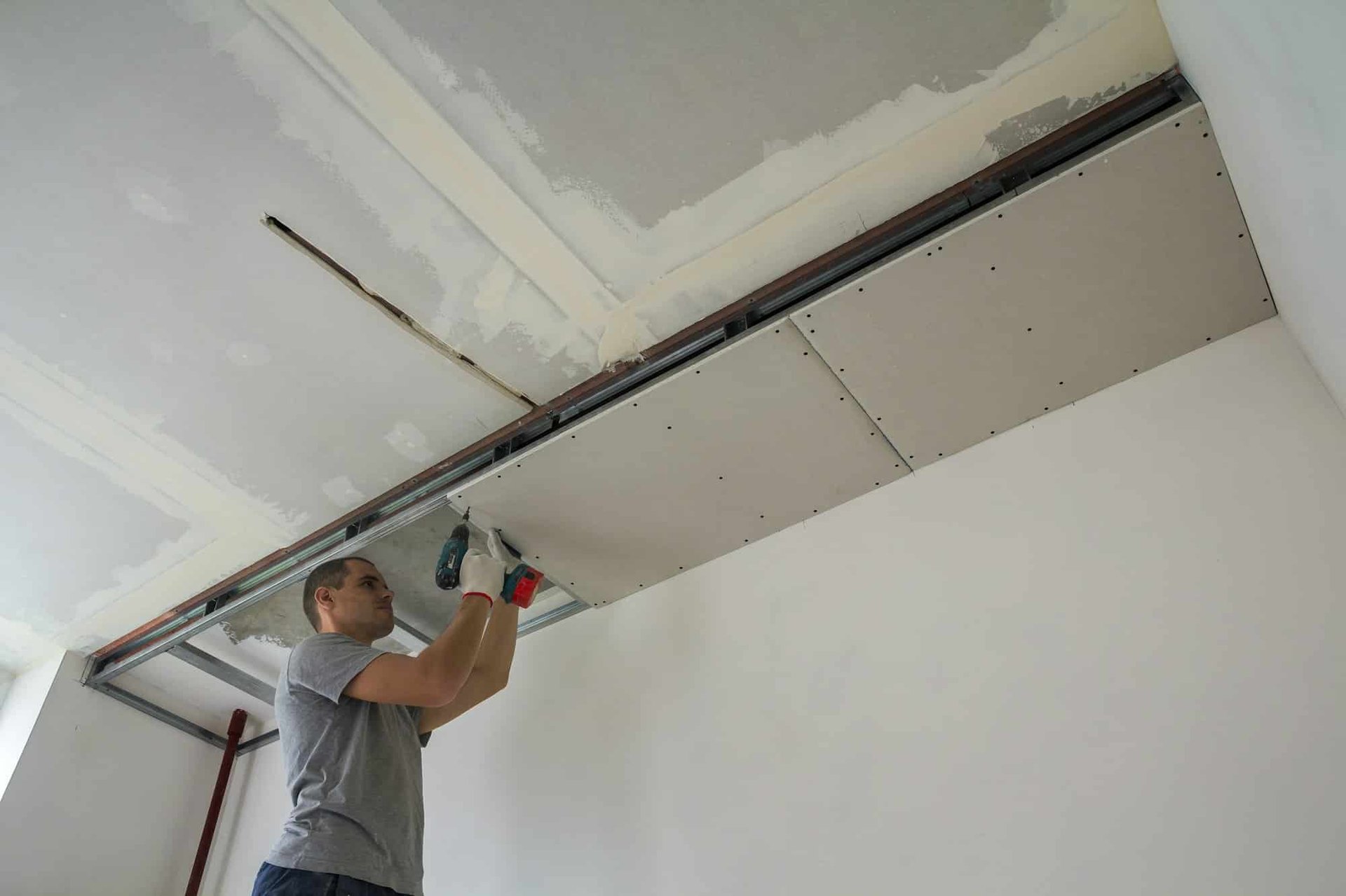 Pourquoi choisir l'utilisation de l'habillage plafond tendu entre ...