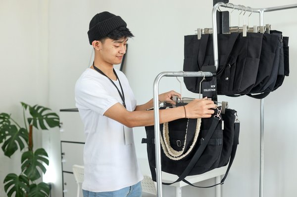 Pourquoi choisir un store solaire pour améliorer votre habitat