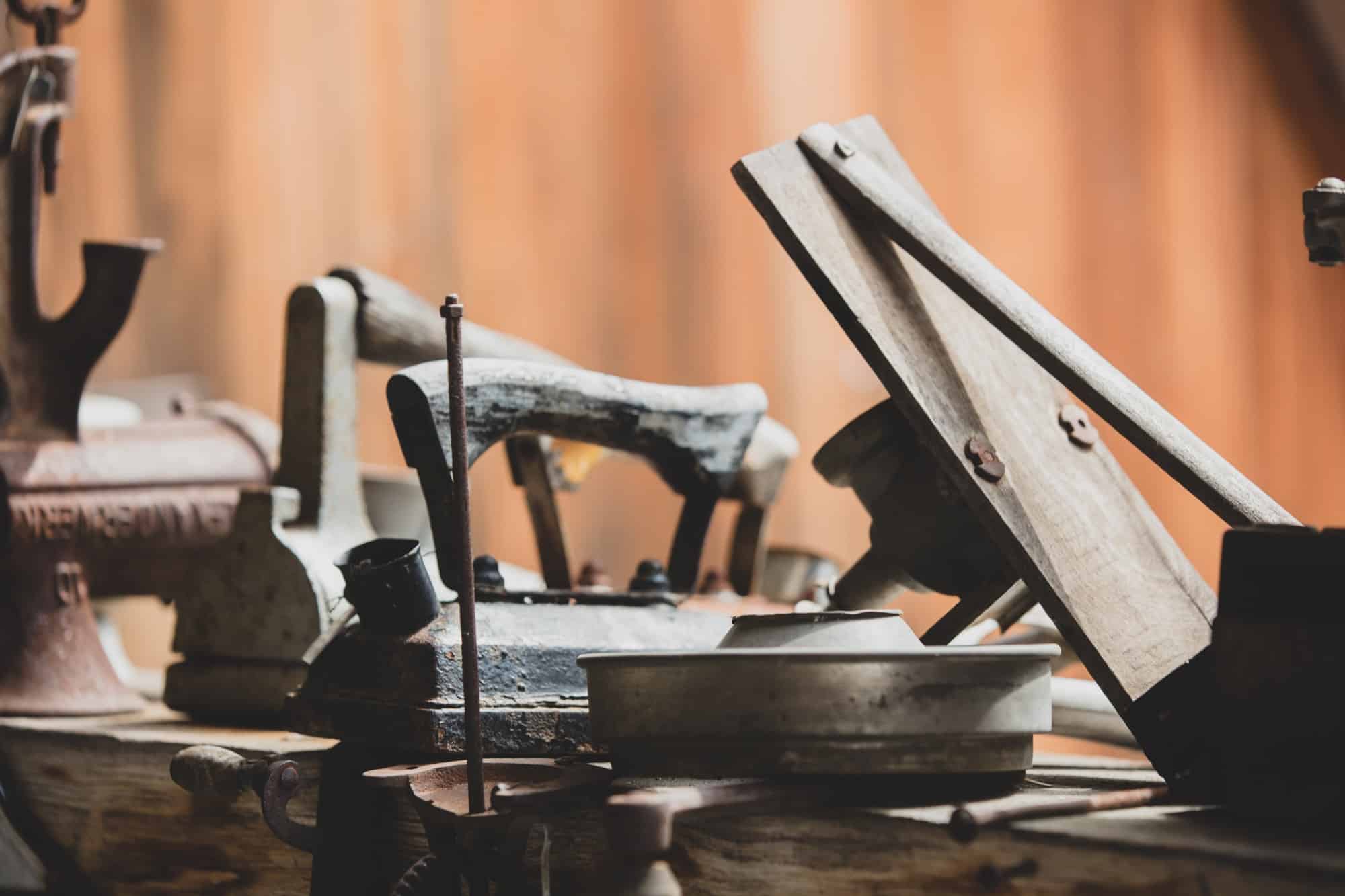 Faire estimer des objets anciens chez un antiquaire Nîmes